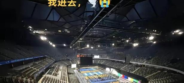 关于实力对决引发球迷热议，悬念待解的信息