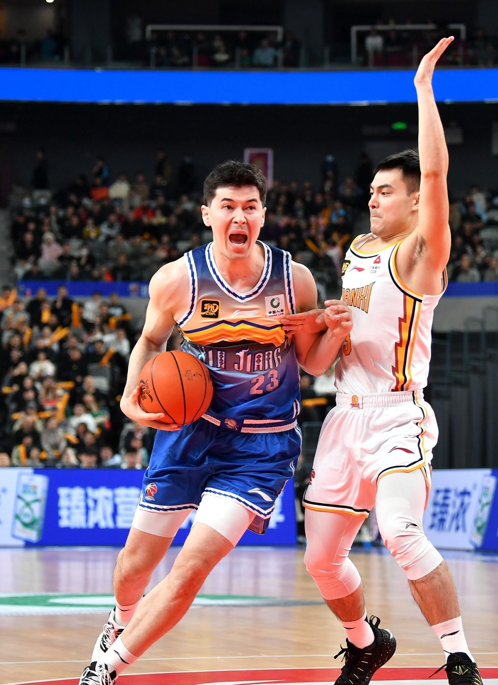 包含新疆男篮遭遇两连败，士气受到打击的词条